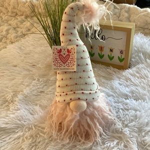 NWT pink bearded weighted gnome with white bendable hat with tiny hearts